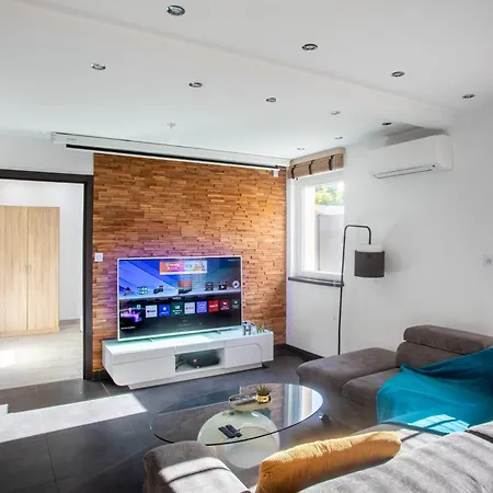 L'eclipse Spa Jacuzzi Cinema Jeux Colmar Apartament