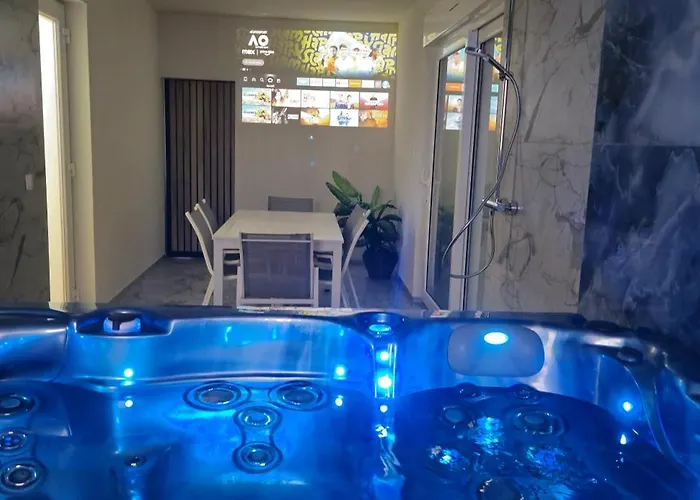 L'eclipse Spa Jacuzzi Cinema Jeux Colmar Lägenhet *