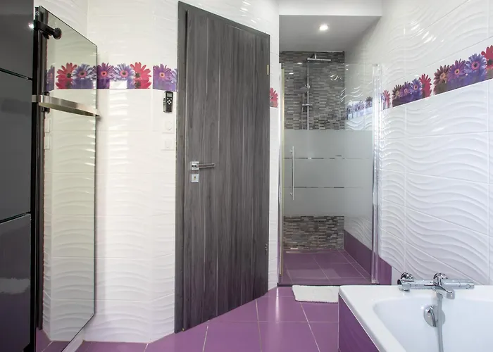 L'eclipse Spa Jacuzzi Cinema Jeux Colmar Lägenhet *
